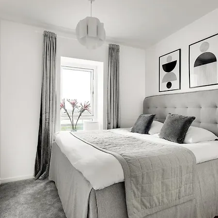 Lägenhet Sanders Arena - Inviting Three-bedroom Close To Metro Station *
